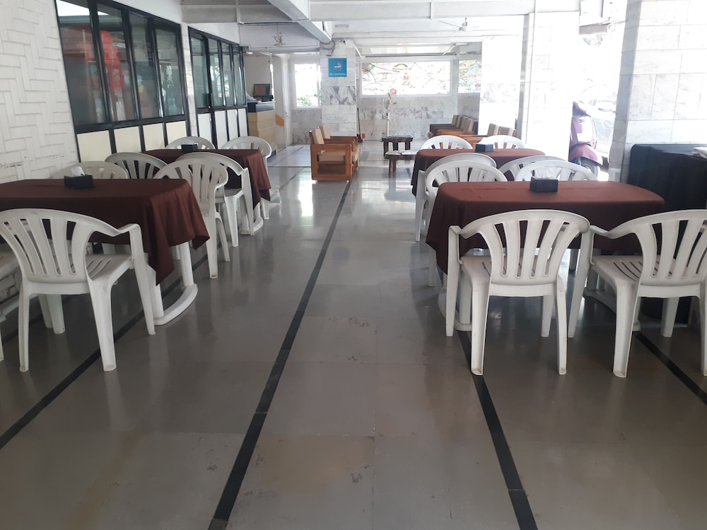 Hotel Bhooshan 25/30