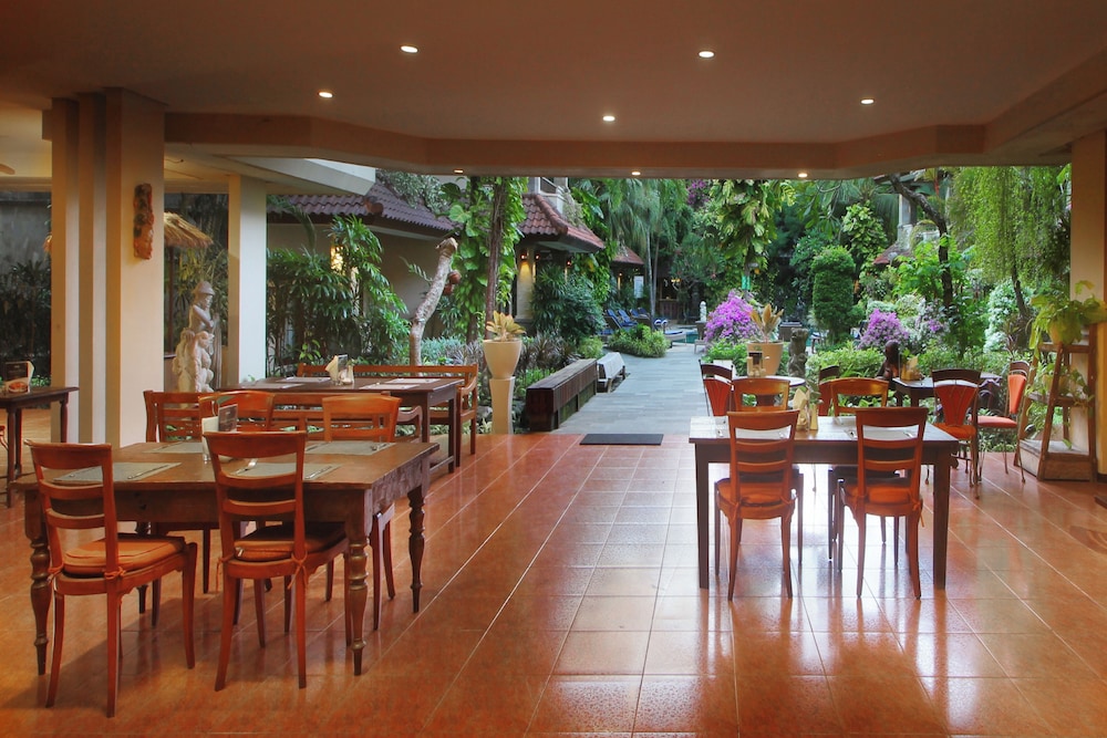Parigata Resort Spa 61/71