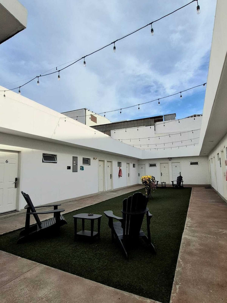 Hotel Baja 24/26