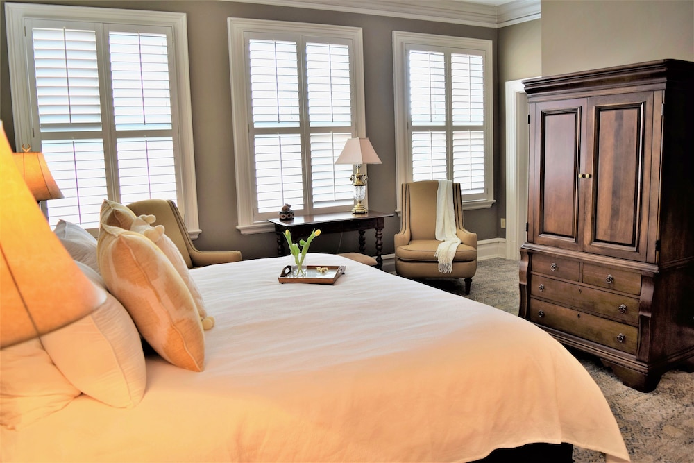 JH Adams Inn, Trademark Collection by Wyndham 43/78