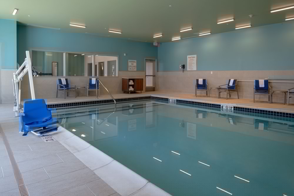 Holiday Inn Express Suites Tulsa Downtown Arts District 2/40