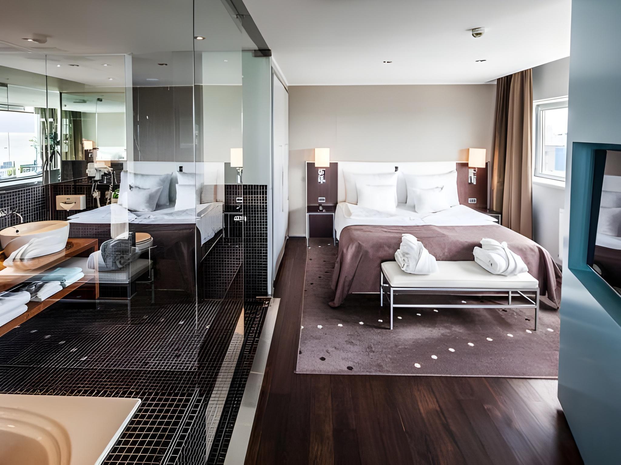 Master, Suite, King Bed