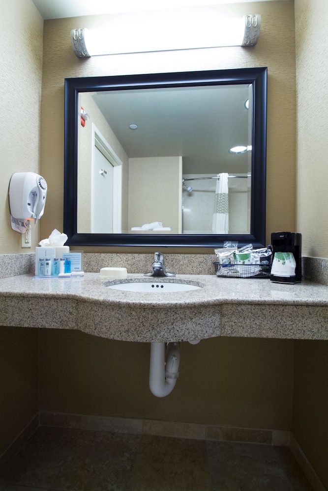 Hampton Inn Harriman Woodbury 28/47