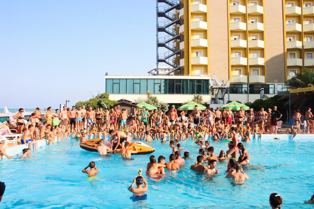 Grand Eurhotel and Residence 4/25