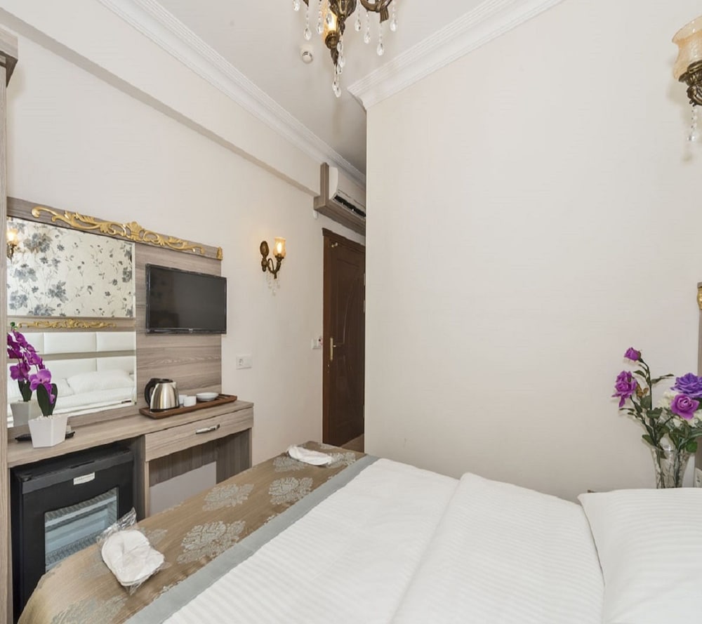 Raimond Hotel 22/29