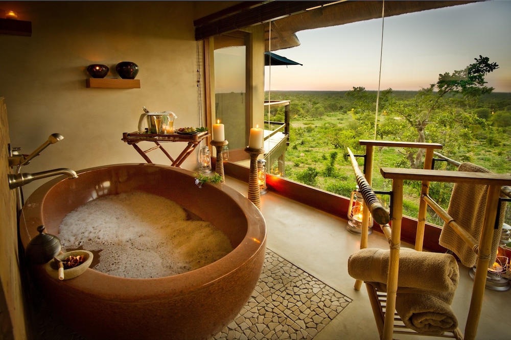 Makumu Private Game Lodge 20/50