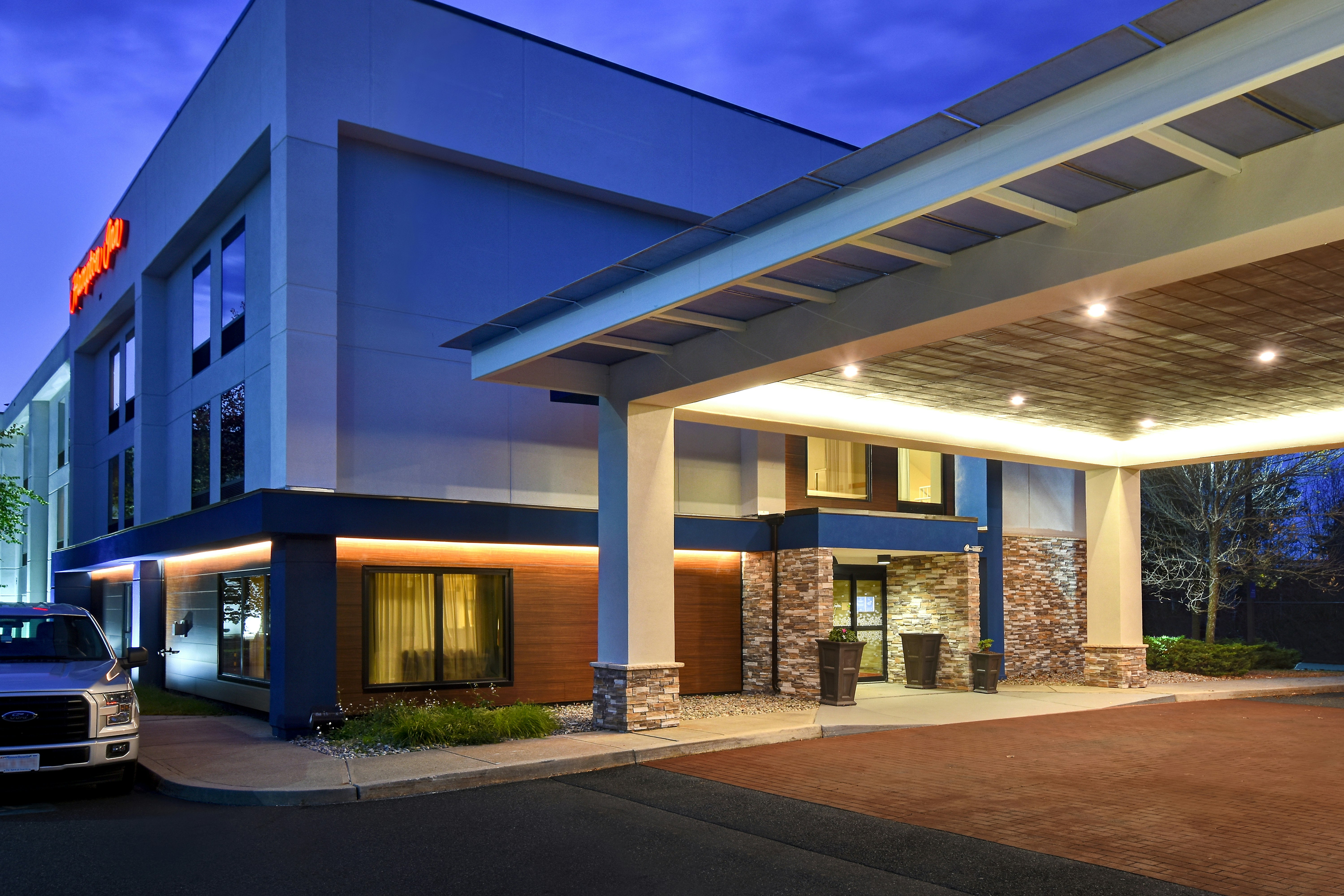 Hampton Inn White River Junction 12/81