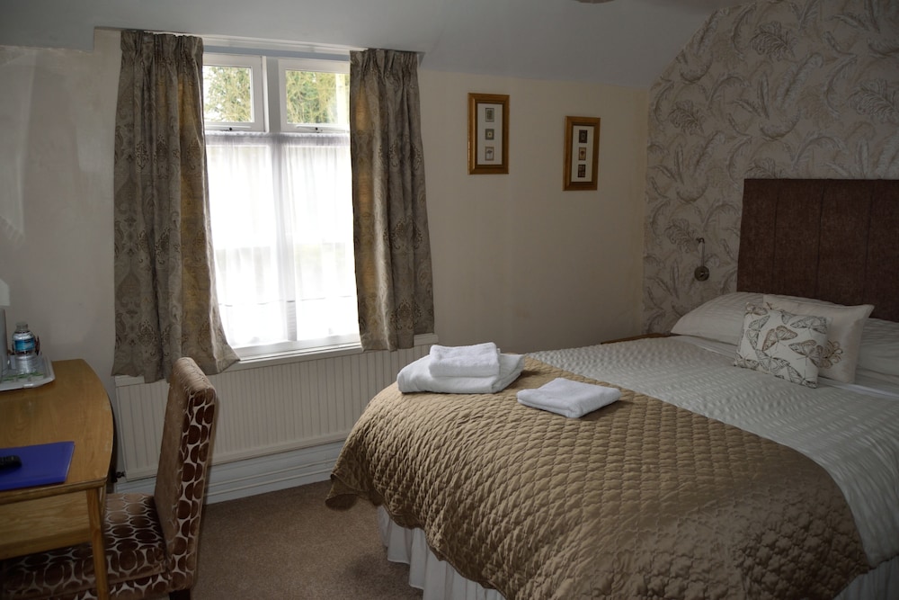 The White Lion Inn 12/48