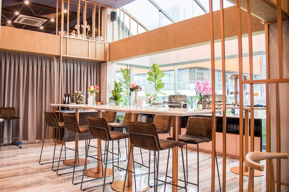Sora Hotels Silom 53/68