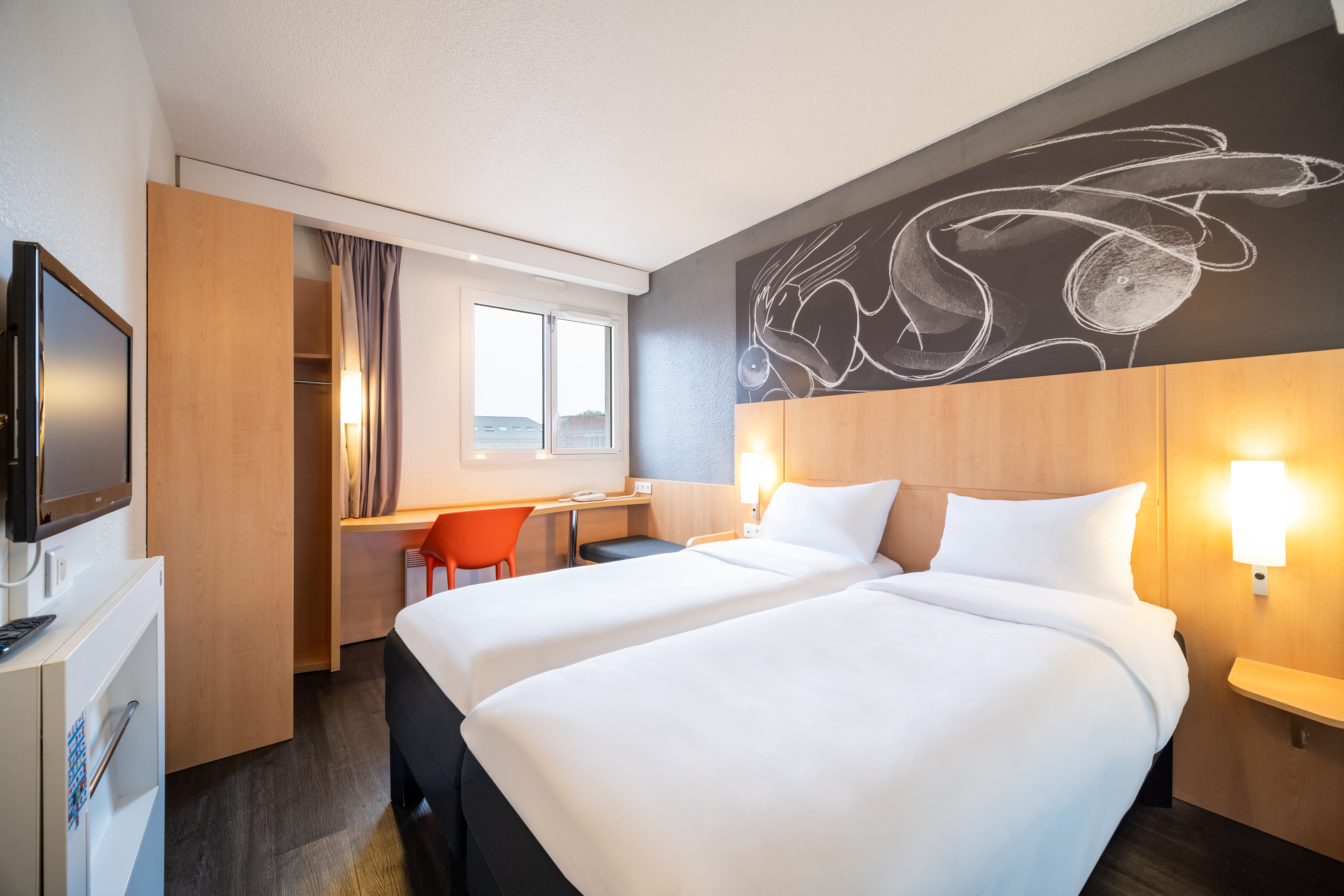 Standard, Twin Beds