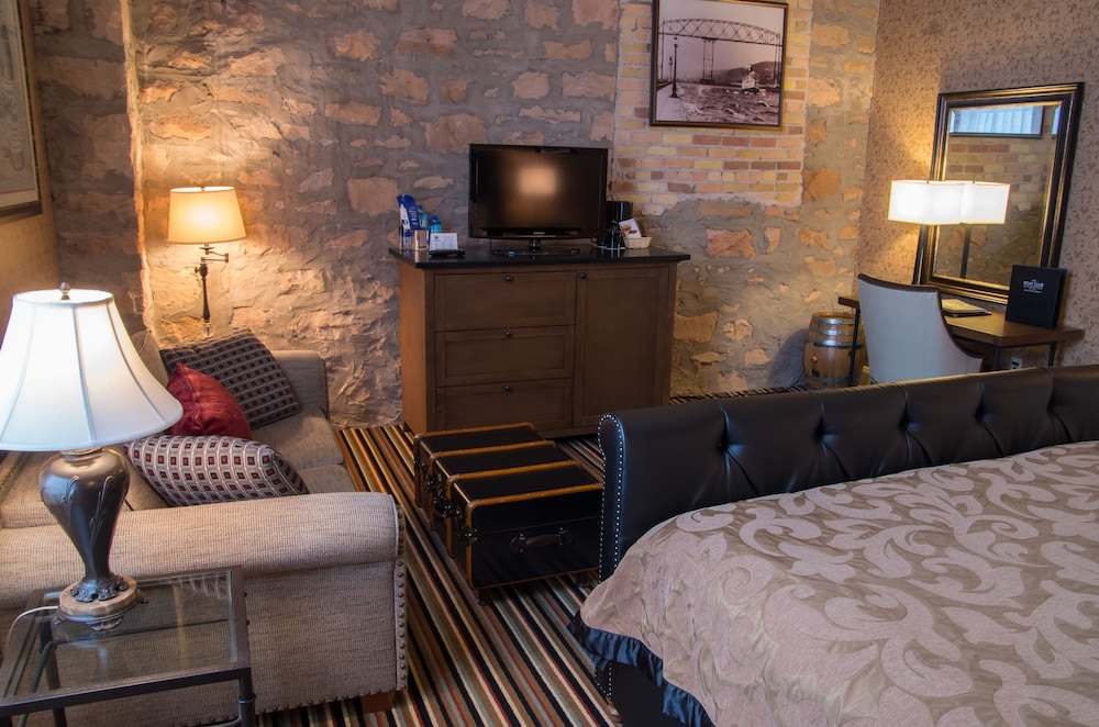 Fitgers Inn 47/55