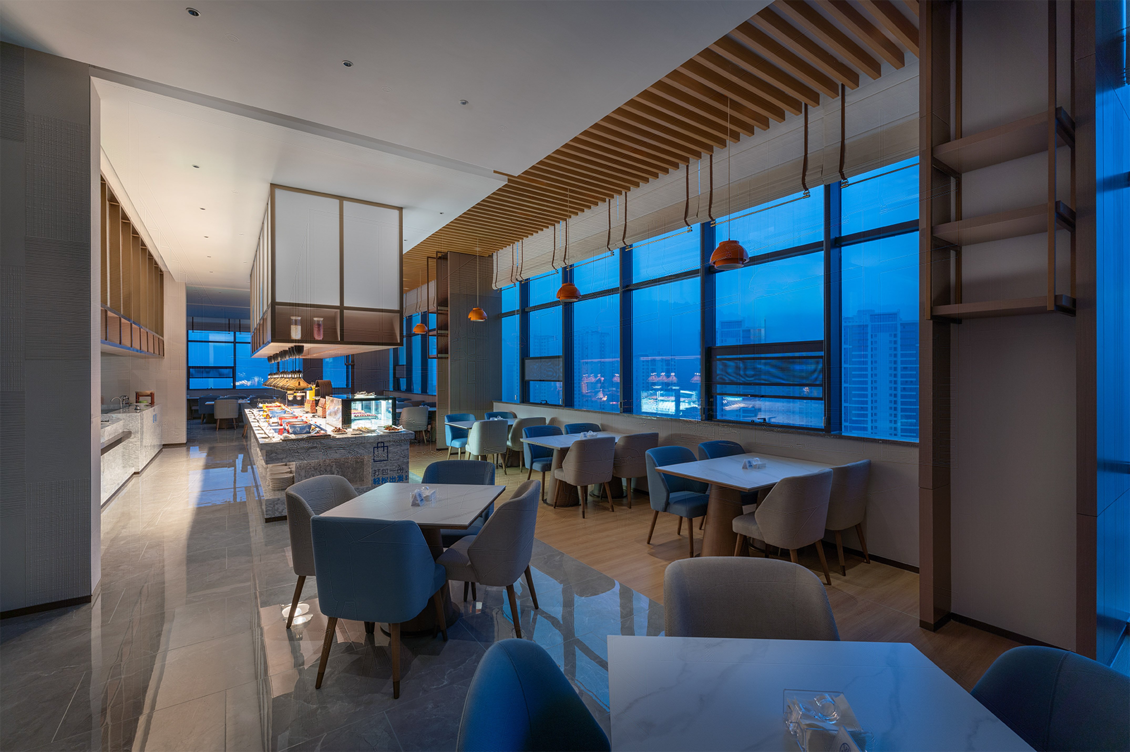 Holiday Inn Express Bazhong Center 25/27