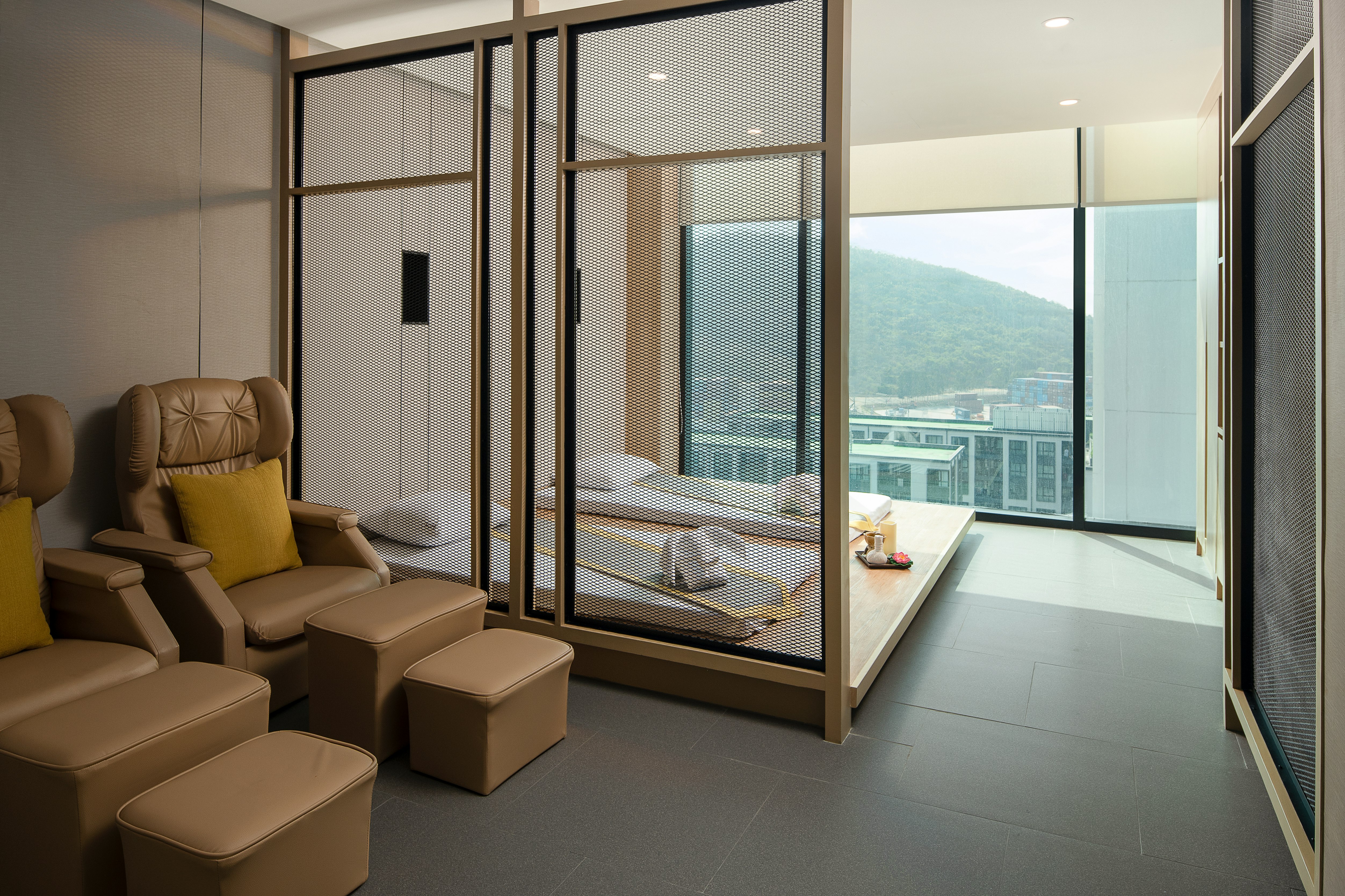Holiday Inn Suites Siracha Laemchabang 55/78