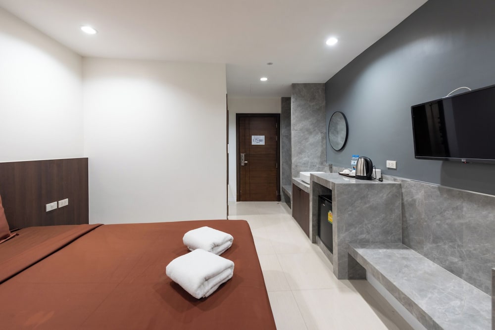swimming pool spa