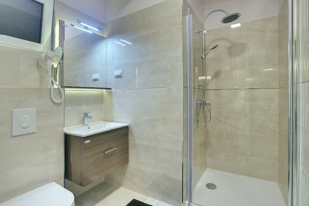 Executive, Studio, King Bed