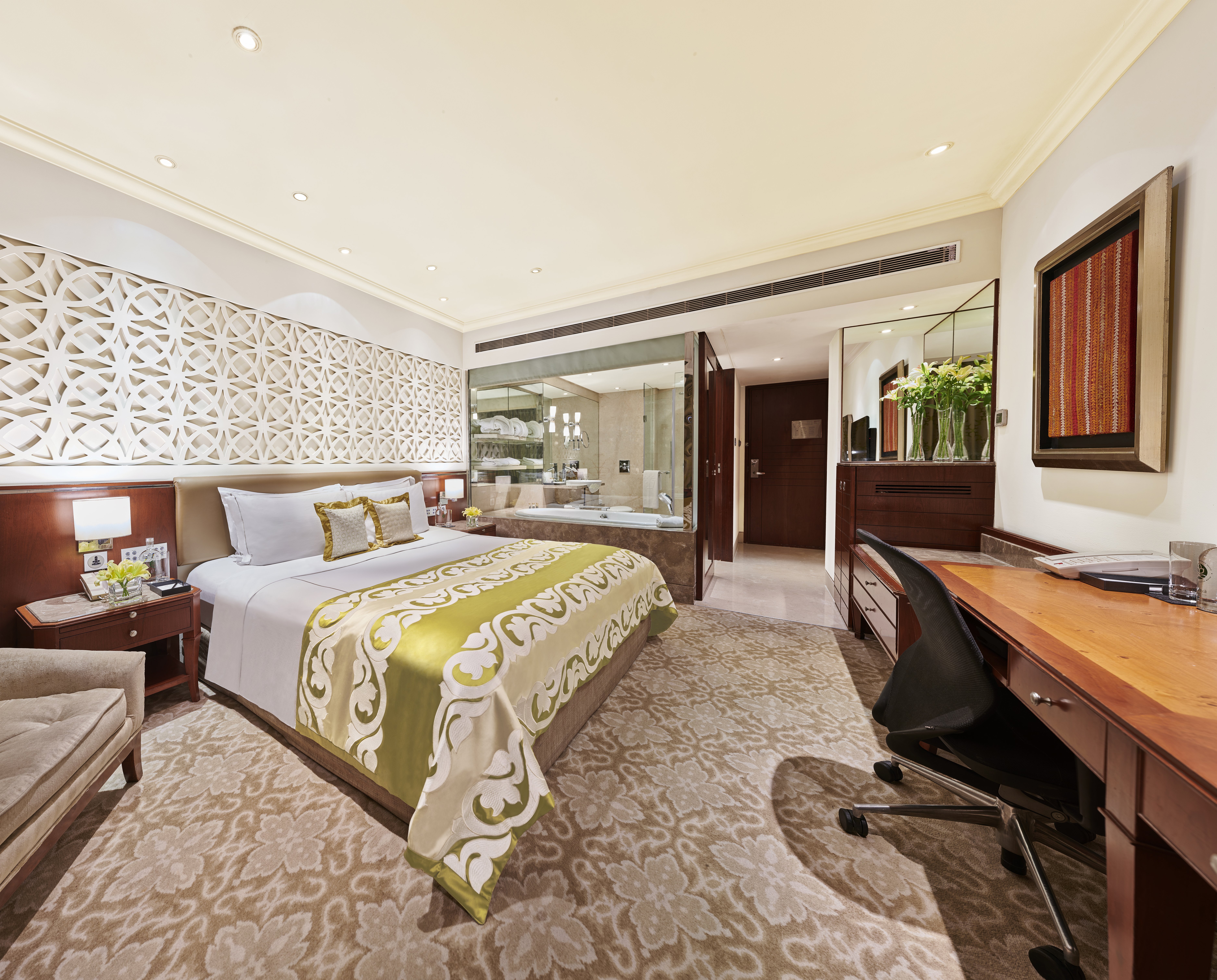 Taj Palace, New Delhi 26/80
