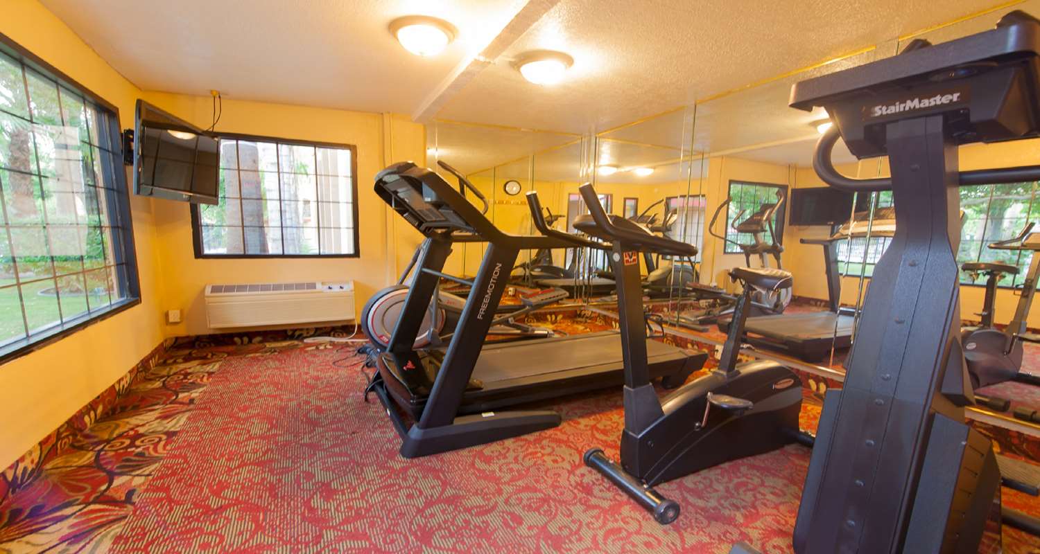 Clarion Hotel Bakersfield North 13/34