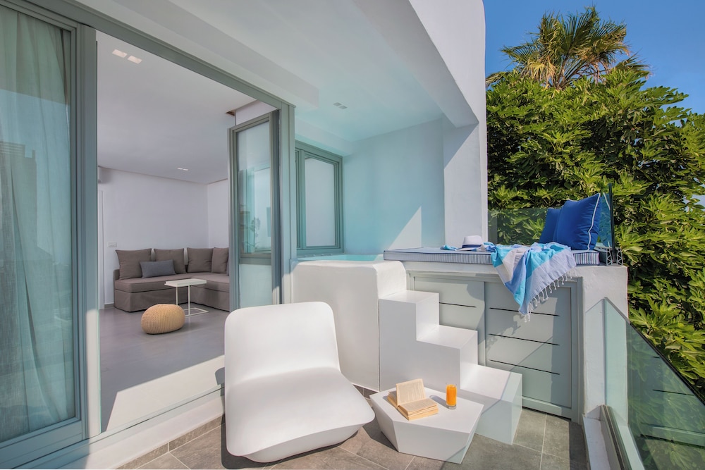 Harmony Suites 26/50