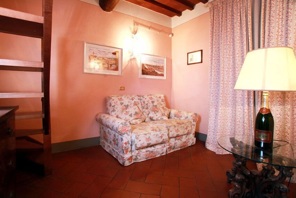 Agriturismo Vecchio Borgo Di Inalbi 18/50