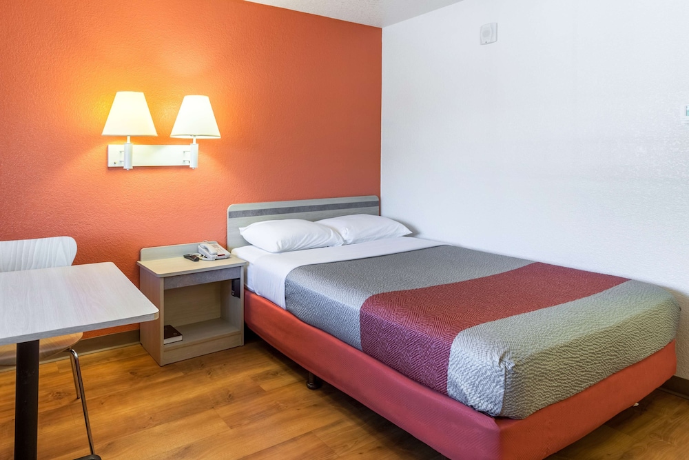 Motel6 Sacramento, CA - Downtown 23/60