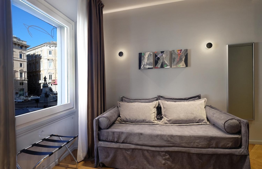 Navona Rooms 12/27