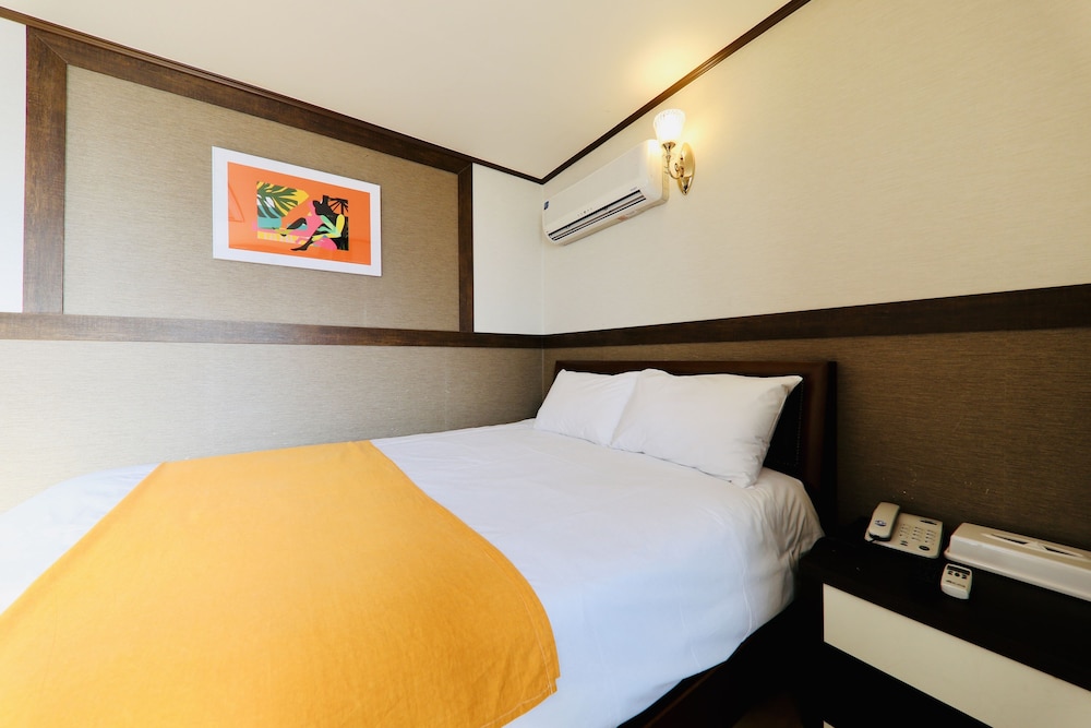 Gallery Hotel Be 23/50