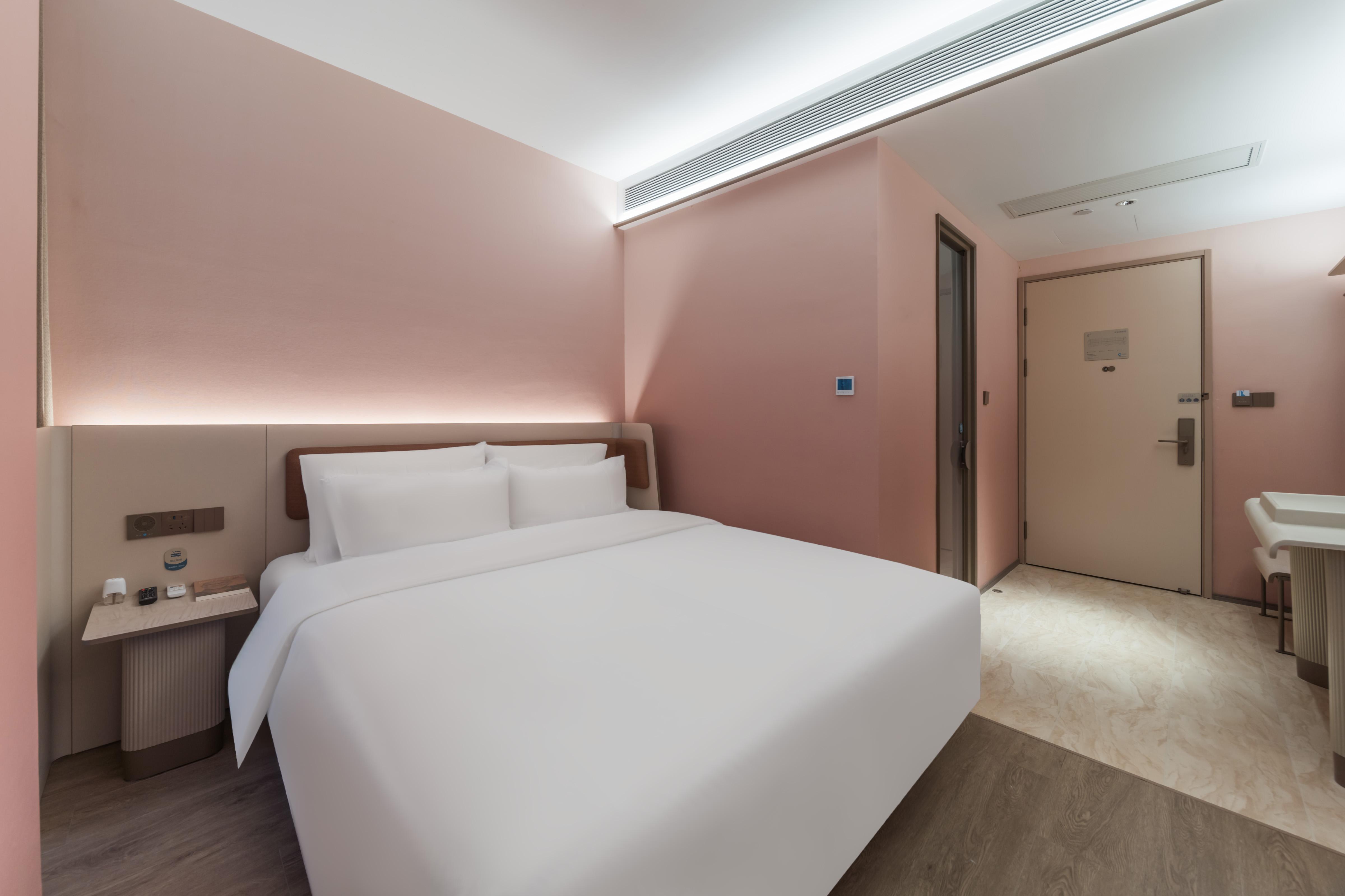 JI Hotel (Guangzhou Baiyun Station Sanyuanli Avenue) 32/50