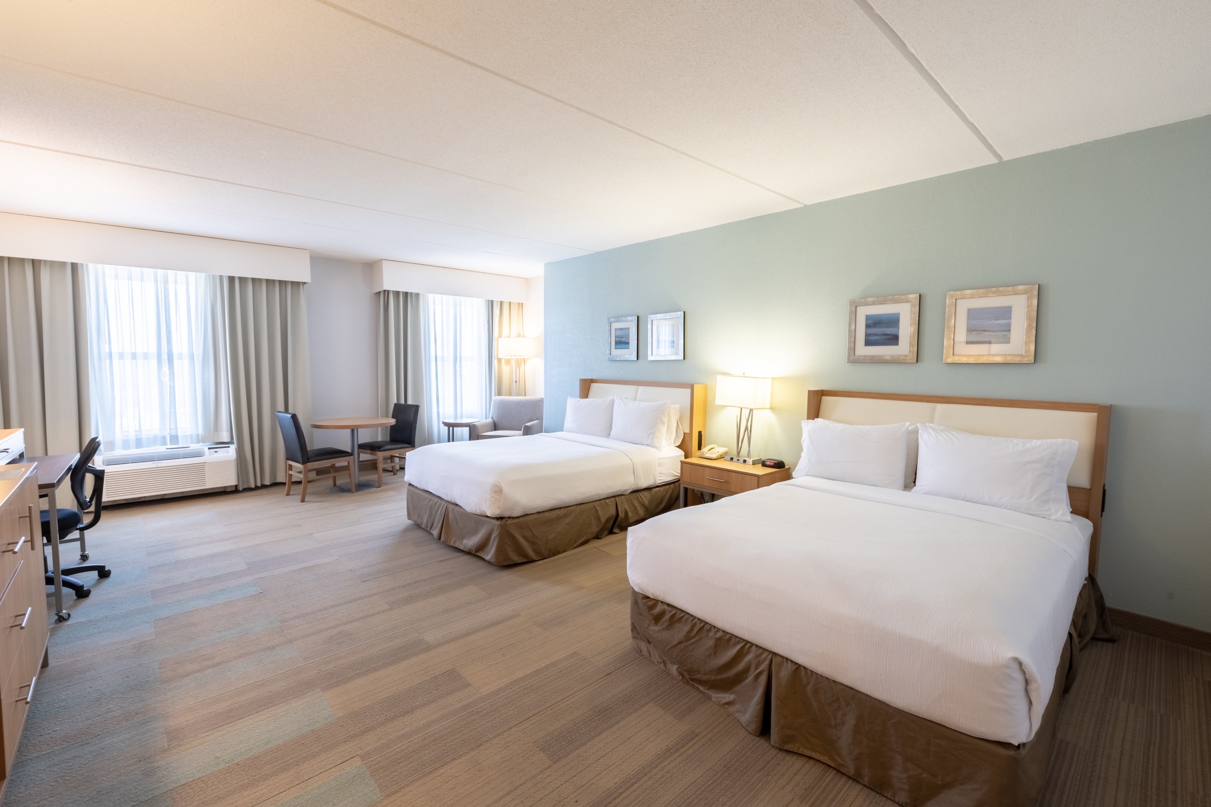 Holiday Inn Manahawkin/Long Beach Island 31/73