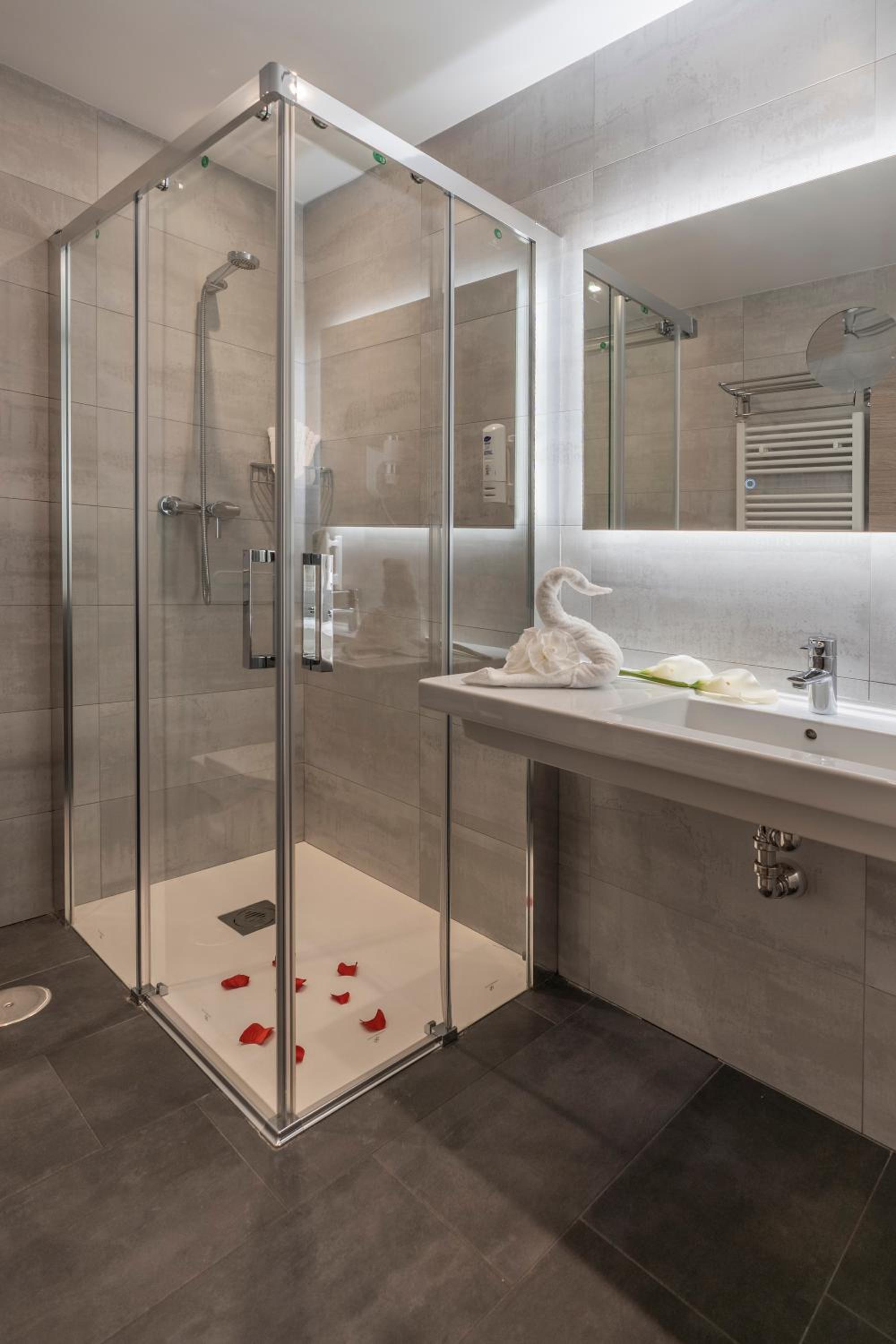Hotel Neru con Encanto 27/28