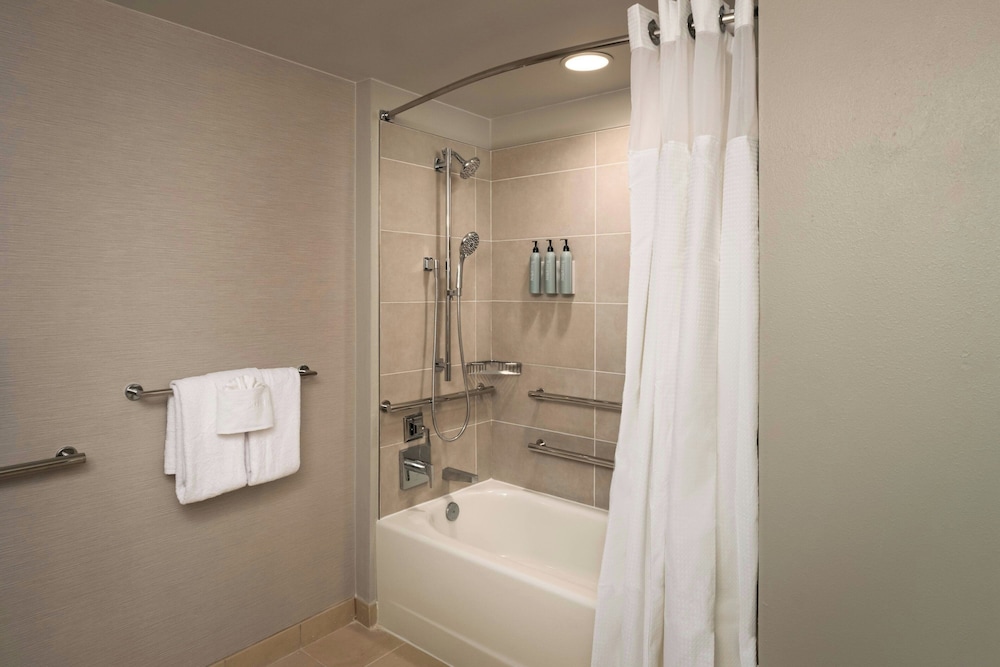 Courtyard by Marriott St. Petersburg Downtown 63/64