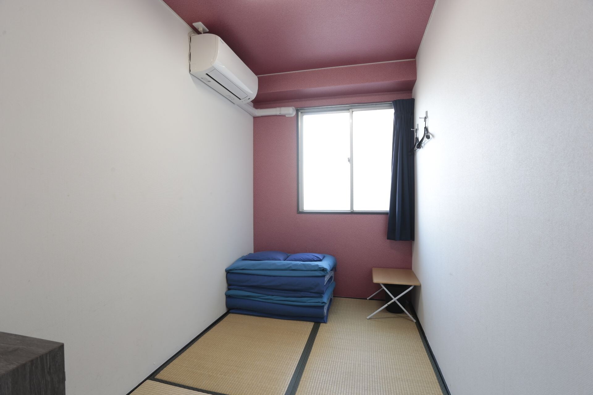 JAPANESE, ECONOMY, TWIN BEDS, SHARED BATHROOM
