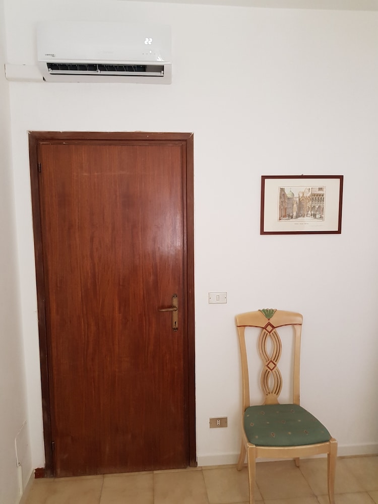 Butterfly Guest House 2/41
