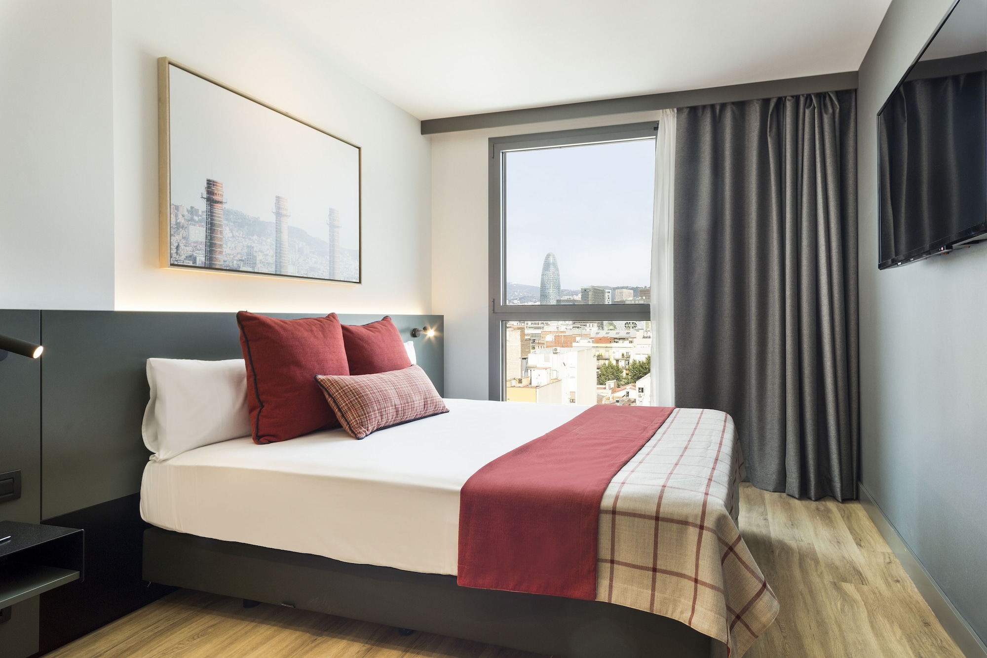 SUPERIOR, DOUBLE OR TWIN BED