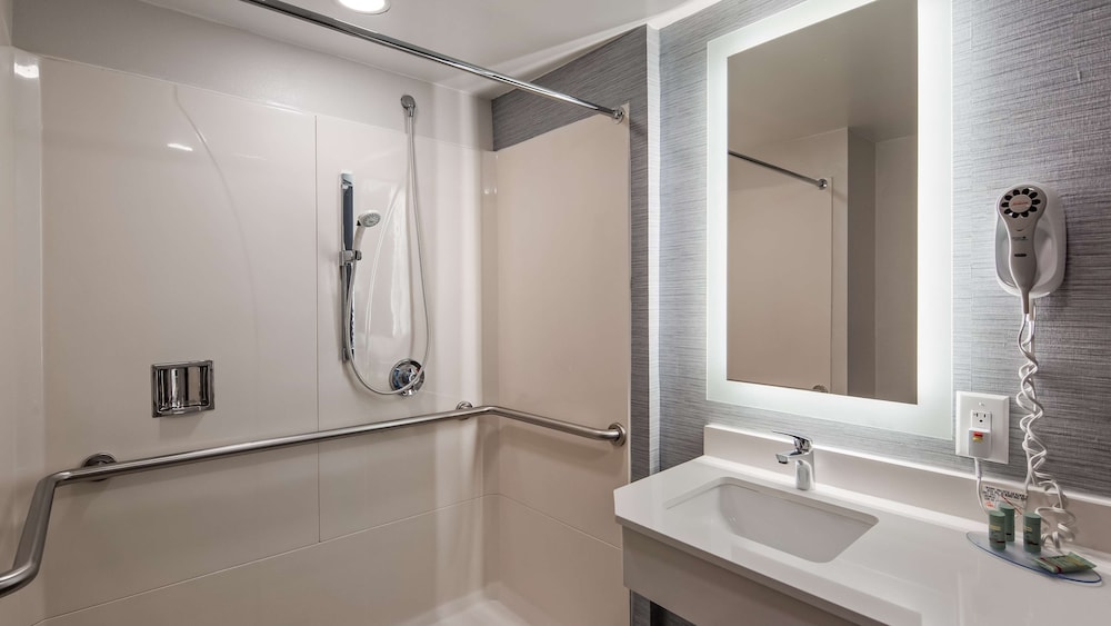 غرفة مفردة بسرير كوين مع أريكة، Best Western Paramus Hotel & Suites 9/9