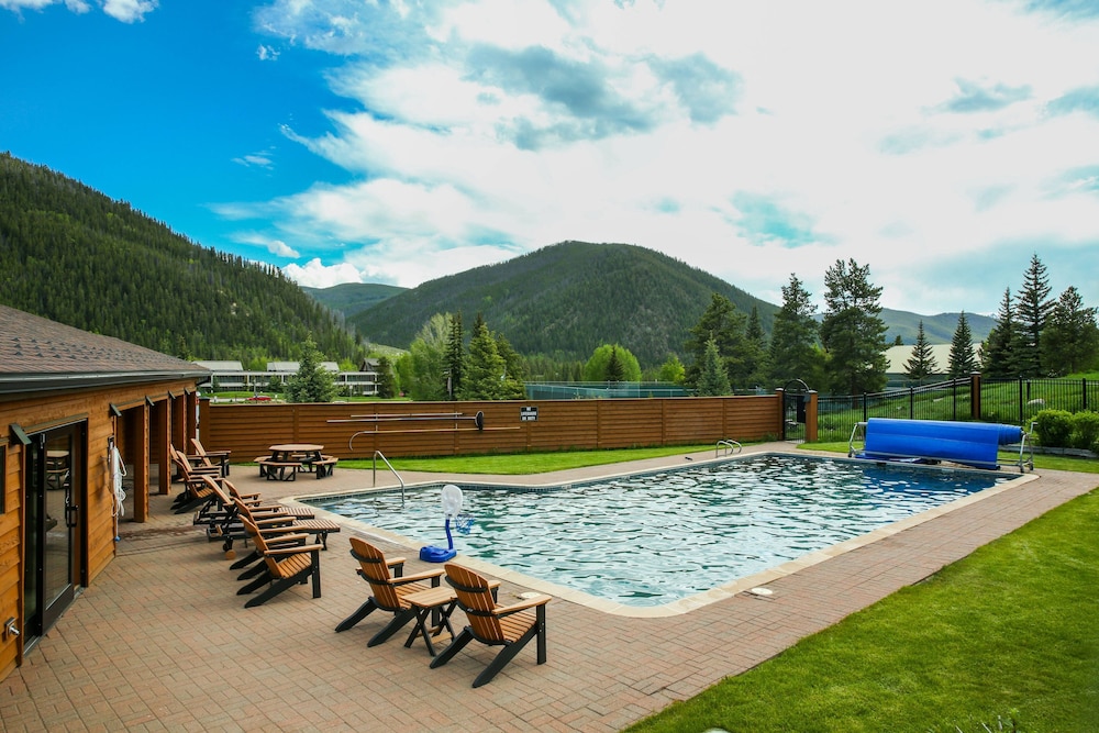 Tennis Townhome 2 Bed 2 5 Bath 48/50