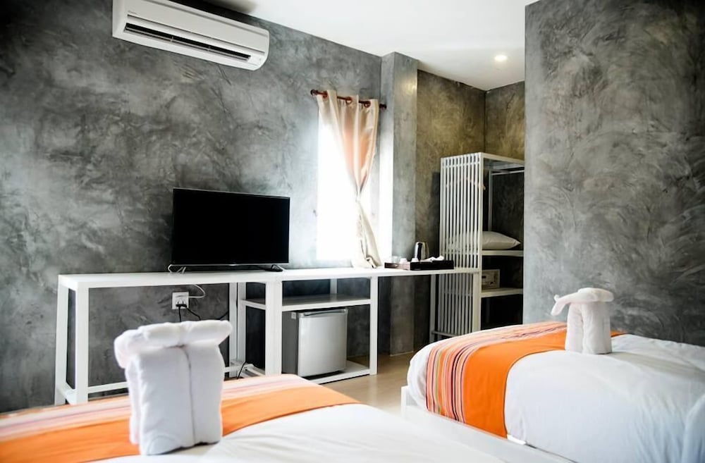 Ban S Avenue Guest House 23/26