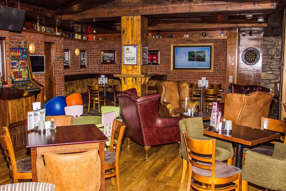The Commercial Hotel 39/45