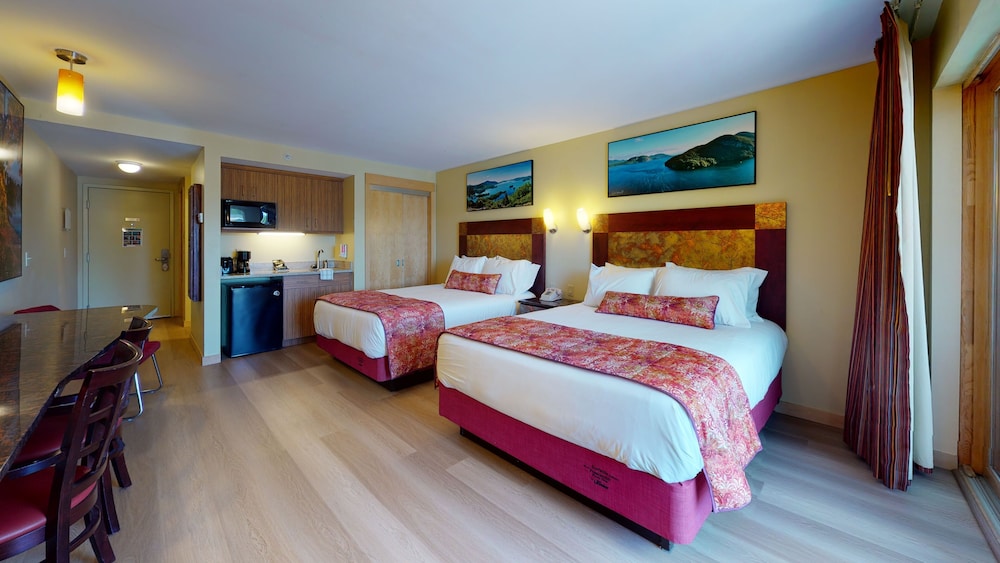 2 BEDROOMS, SUPERIOR, SUITE, LAKE SIDE, LAKE VIEW