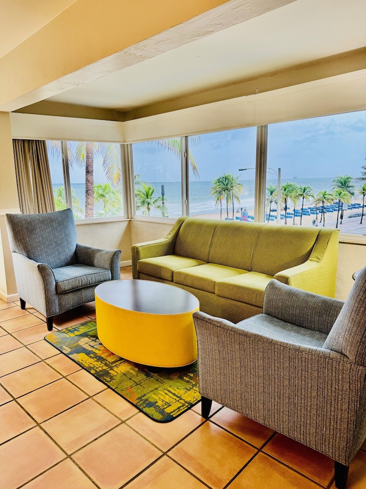 Silver Seas Beach Resort 36/67