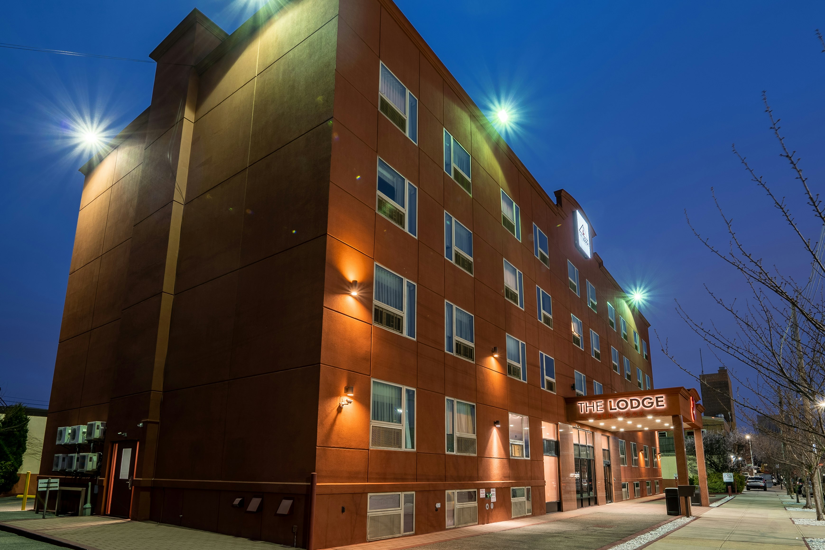 The Lodge Red Hook 6/50
