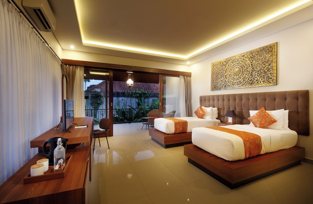 Putri Ayu Cottages 23/63