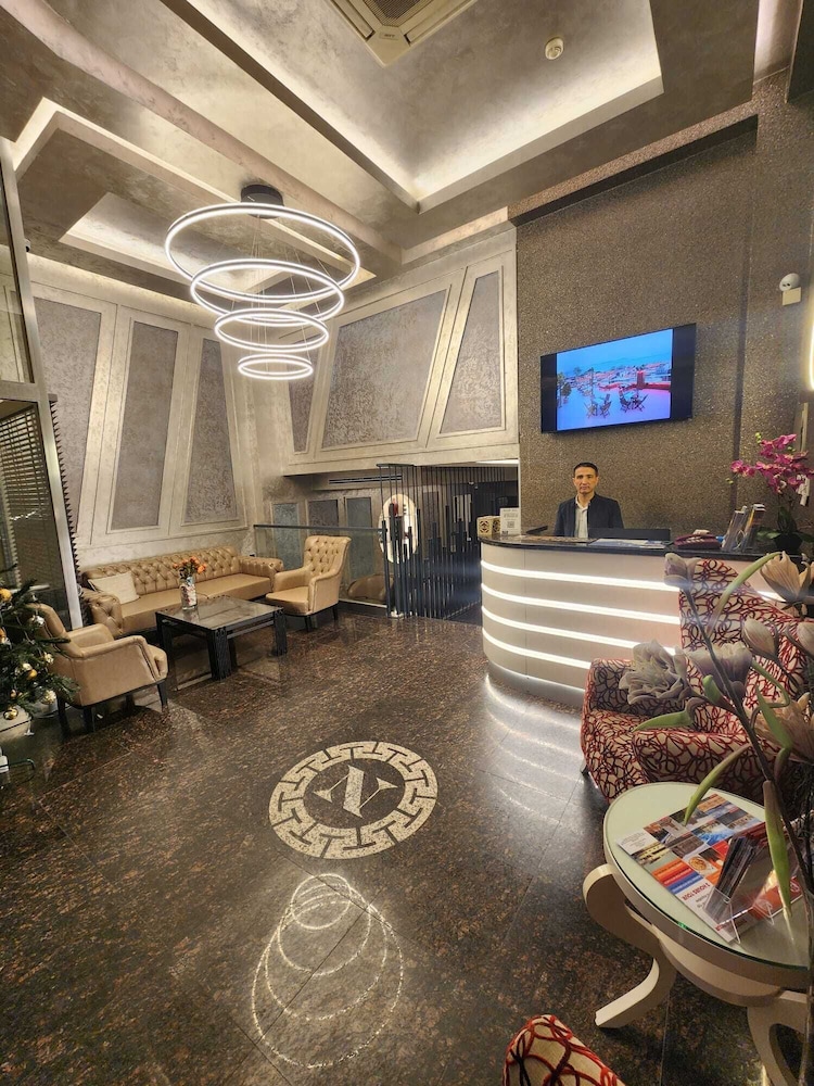 Nanda Hotel 42/63