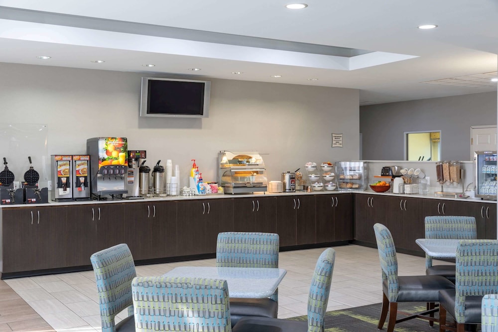 La Quinta Inn & Suites by Wyndham Atlanta Douglasville 37/53