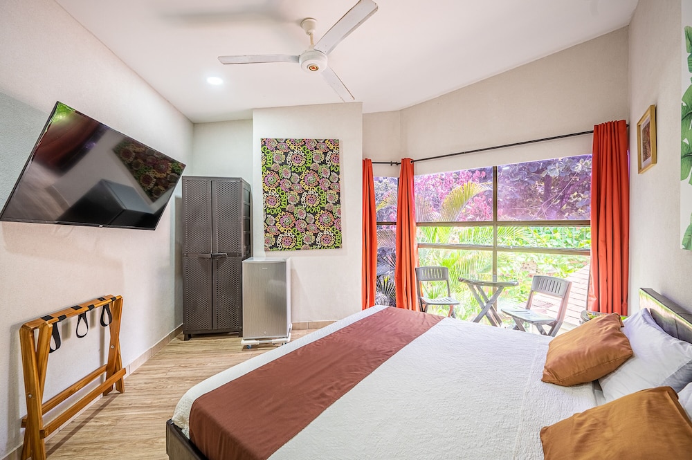 Jaco Lodge 11/50