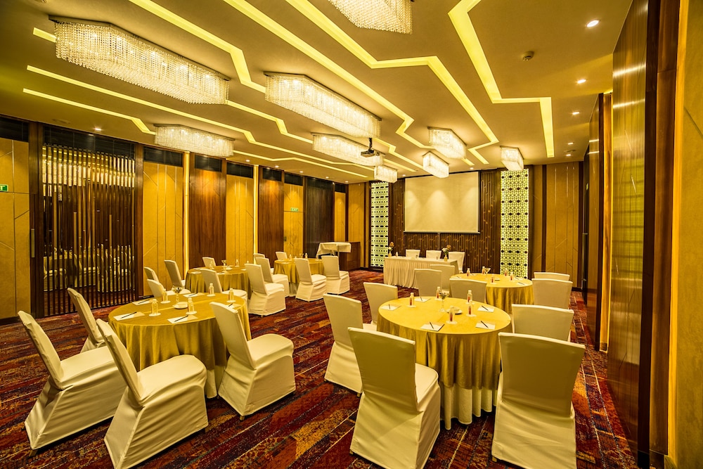 Fariyas Hotel Mumbai 42/50
