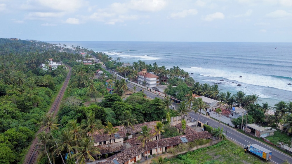 Asanka Surf House 35/40