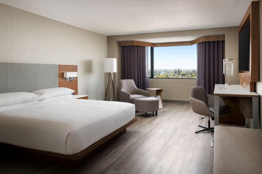 Concierge, Guest Room, King Bed, Concierge Level