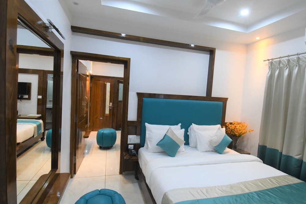 Hotel Loksagar 6/30
