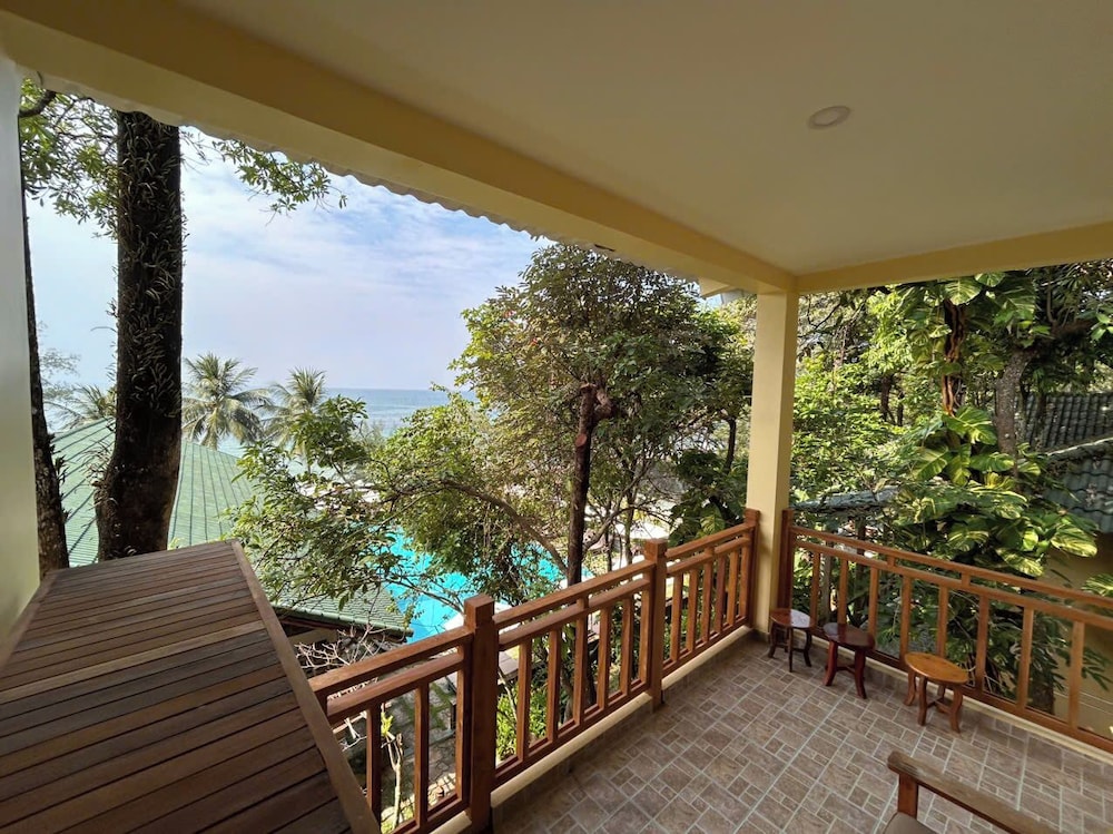 Ancarine Beach Resort 43/72