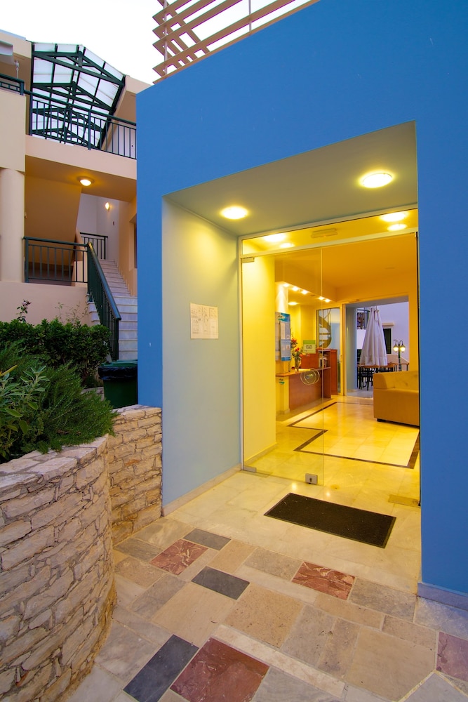 Radamanthys Apartments 30/42